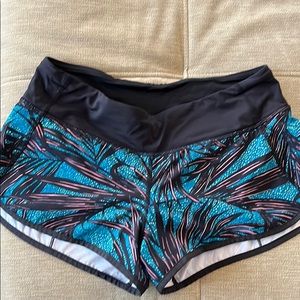 Lululemon Speed Up Short Tropical Pattern